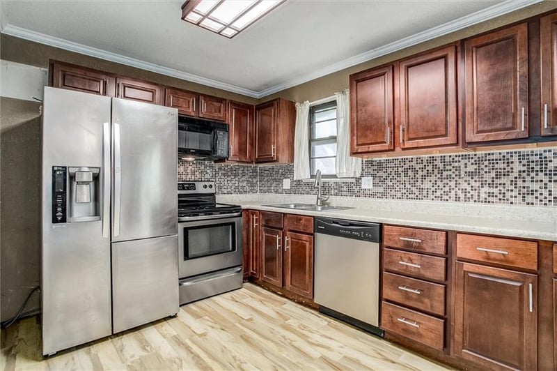 2500 SW Jackson Ct, Blue Springs, MO 64015