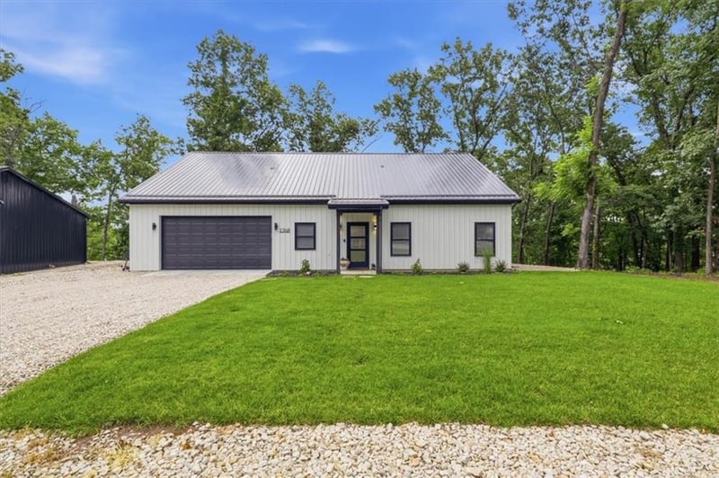 1368 Chimney Point, Sunrise Beach, MO 65079
