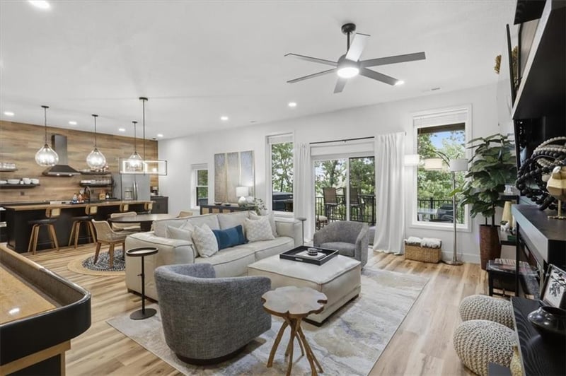 1368 Chimney Point, Sunrise Beach, MO 65079
