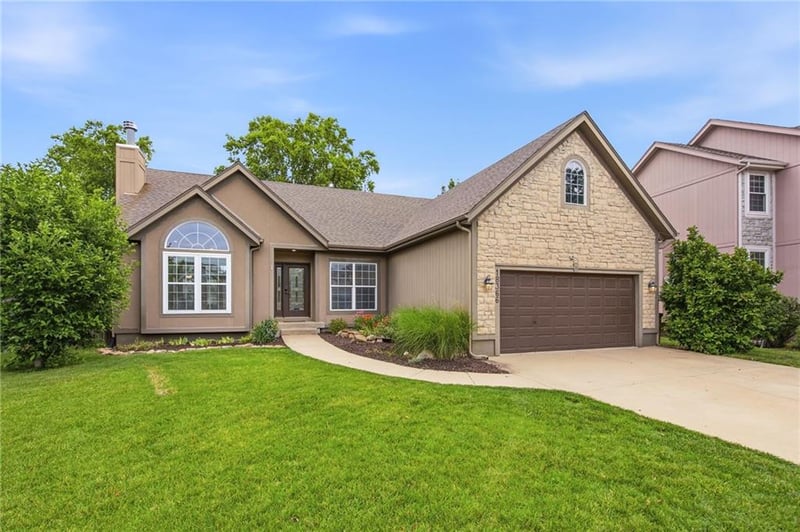 18366 157 Ter, Olathe, KS 66062