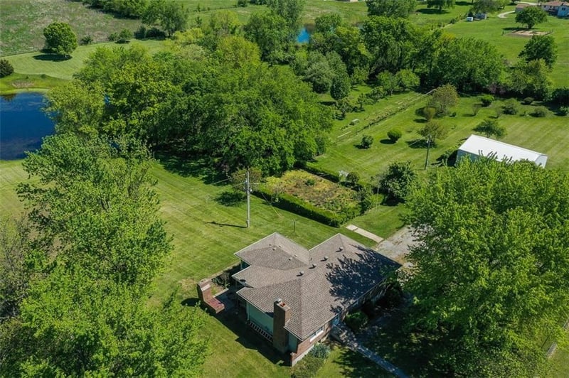 25225 S Windridge Rd, Peculiar, MO 64078