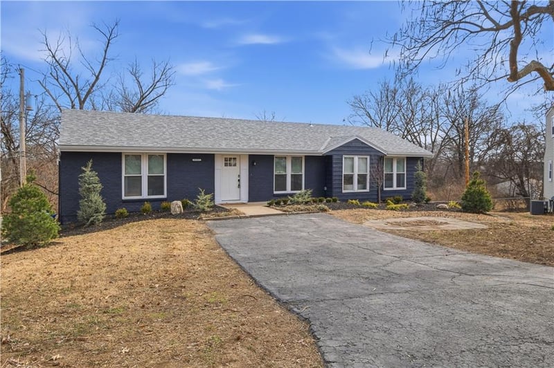 9905 60th Ter, Merriam, KS 66203