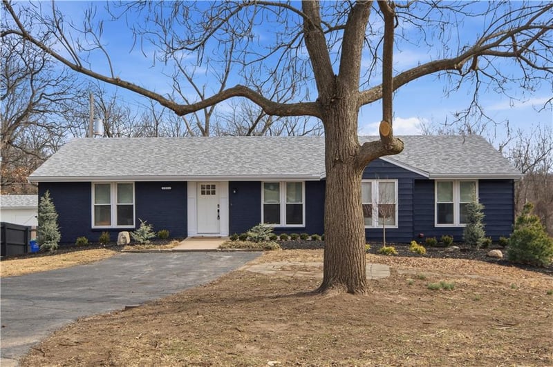 9905 60th Ter, Merriam, KS 66203