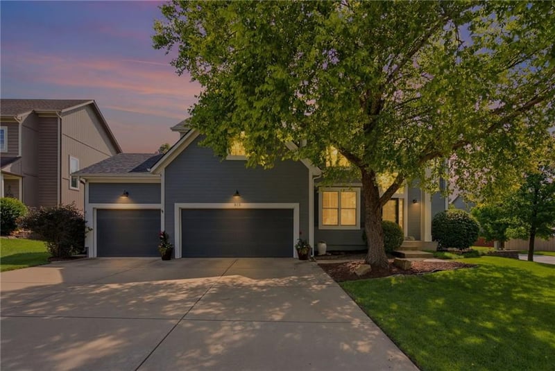 879 S Jaide Ln, Olathe, KS 66061