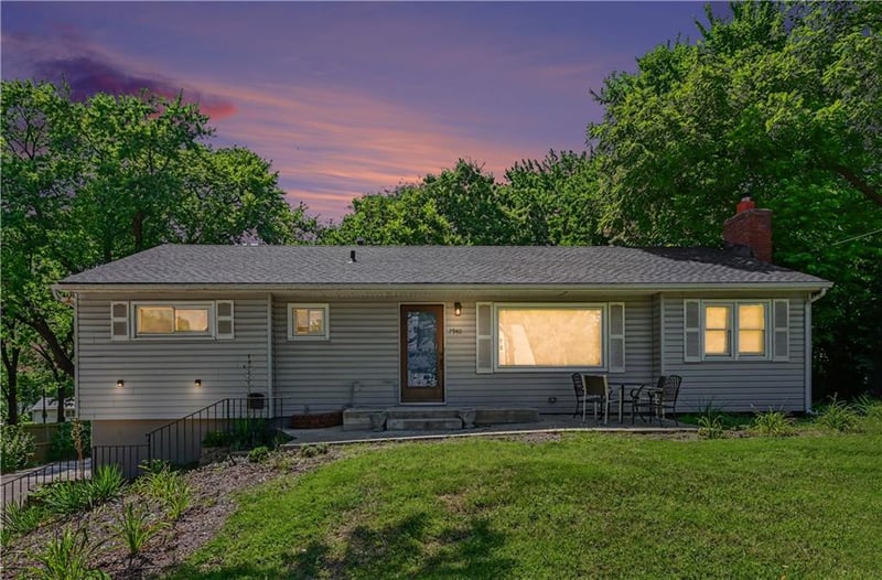 7940 Broadway St, Kansas City, MO 64118