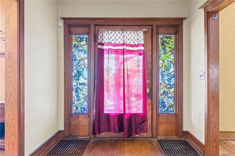 524 Cypress Ave, Kansas City, MO 64124