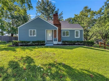 2421 NE Vivion Rd, Kansas City, MO 64118