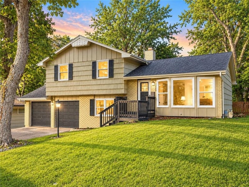 7323 Maywood Ave, Raytown, MO 64113