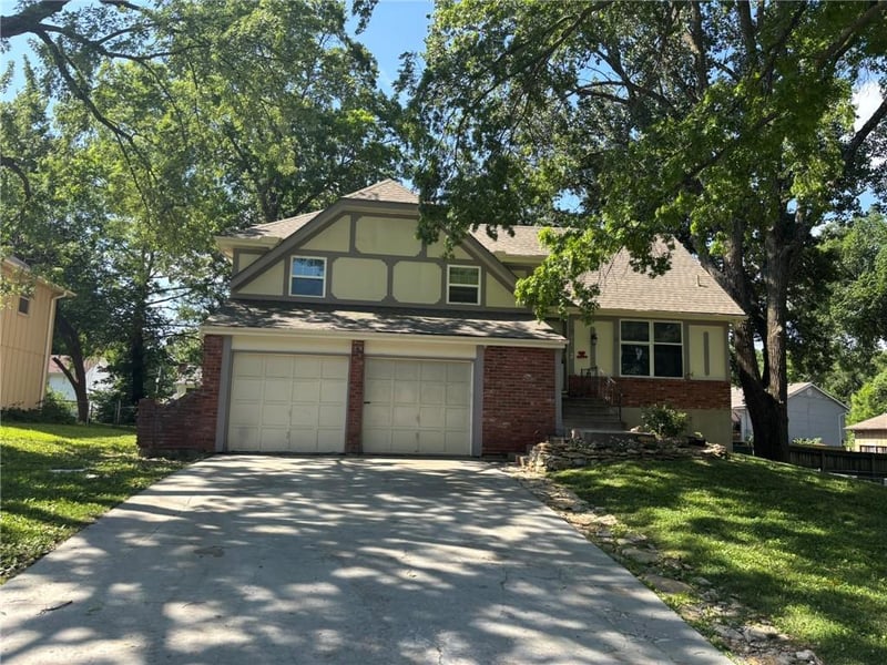 801 Northview St, Olathe, KS 66061