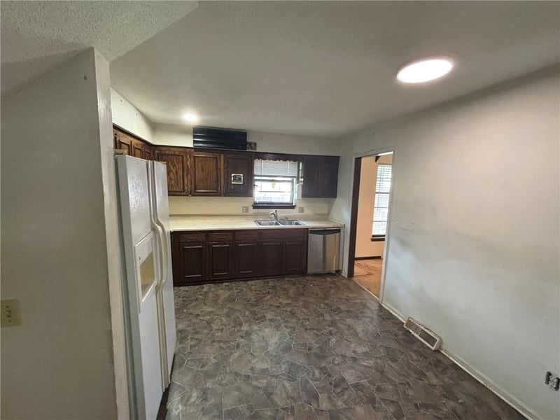 801 Northview St, Olathe, KS 66061