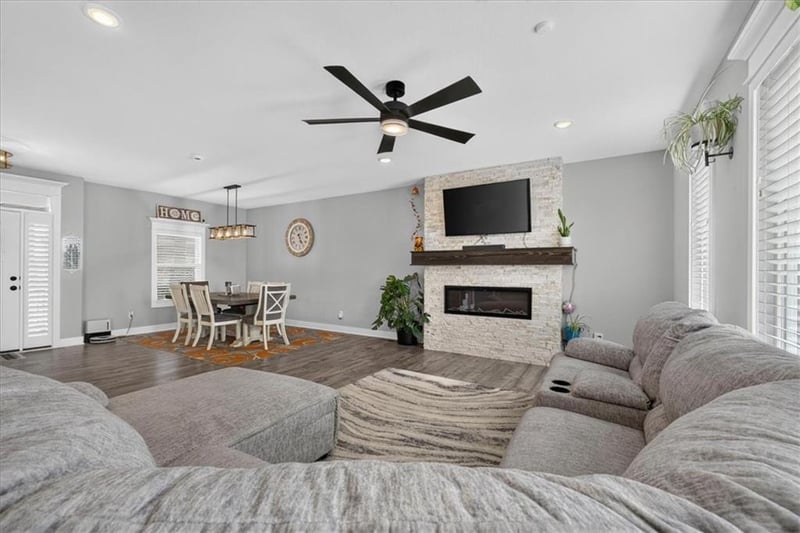 4705 3rd St, Blue Springs, MO 64014