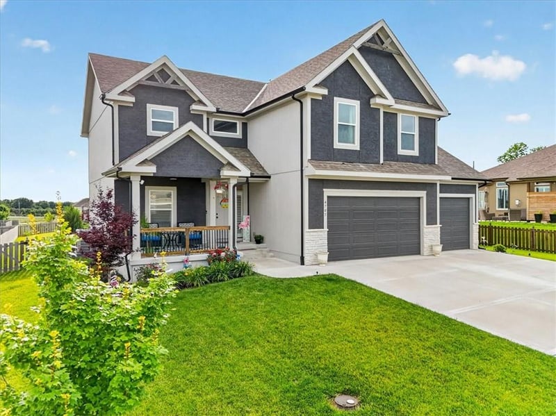 4705 3rd St, Blue Springs, MO 64014