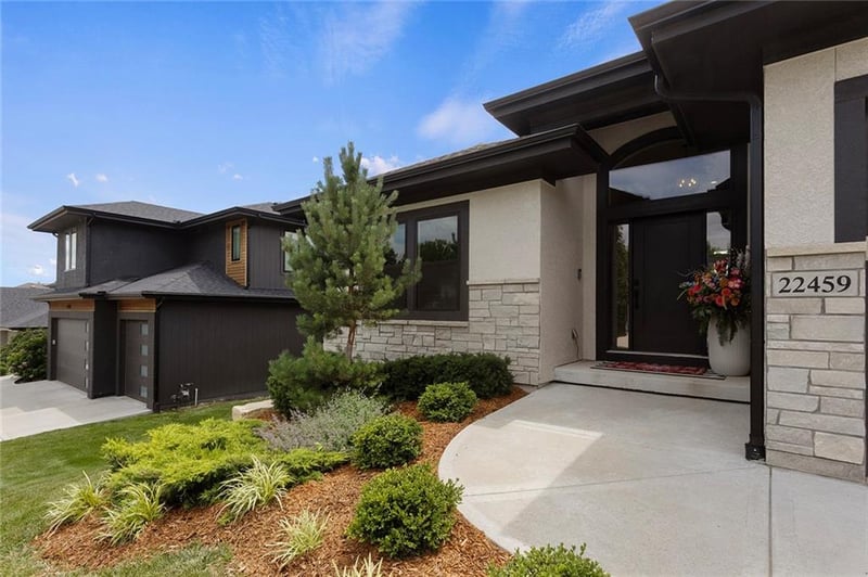 22459 87th Ter, Lenexa, KS 66227