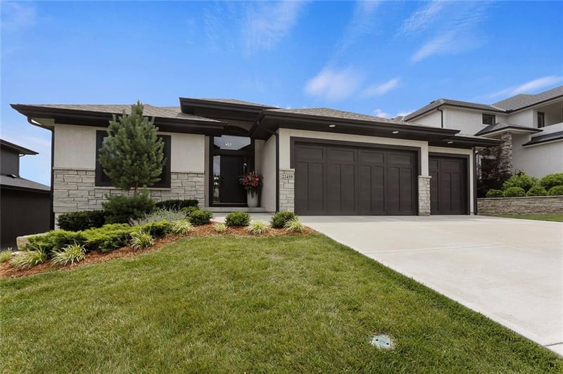 22459 87th Ter, Lenexa, KS 66227
