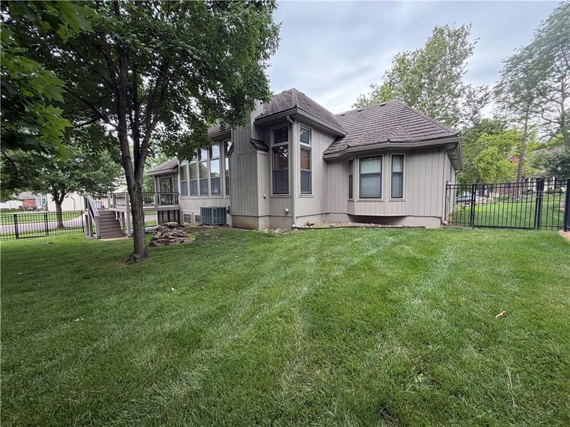 12702 120th St, Overland Park, KS 66213