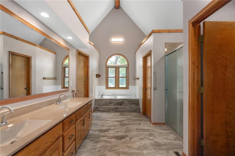 12702 W 120th St, Overland Park, KS 66213