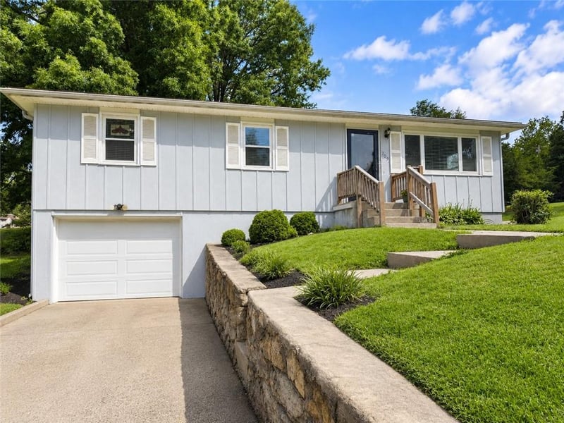 7031 Edith Ave, Kansas City, KS 66109