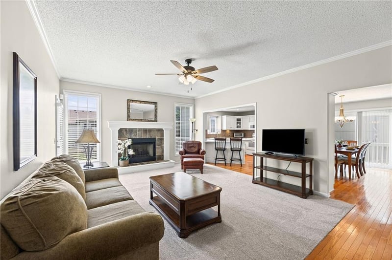 523 Cedar Falls Ct, Raymore, MO 64083