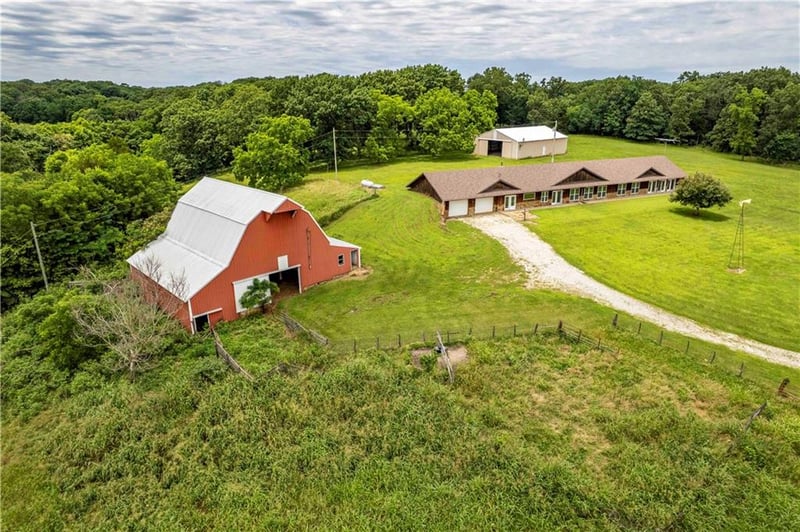 742 935 Rd, El Dorado Springs, MO 64744