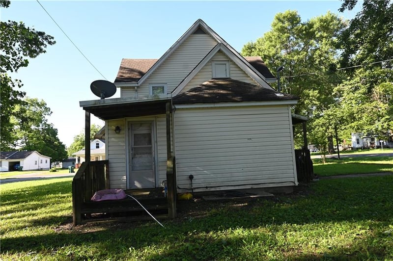 201 2nd St, Appleton City, MO 64724
