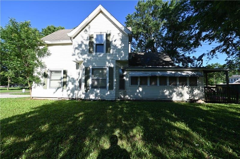 201 2nd St, Appleton City, MO 64724