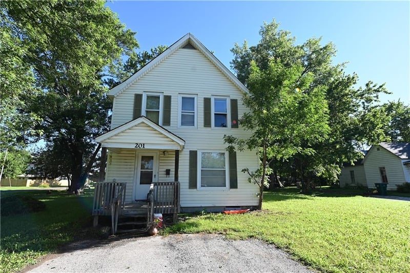 201 2nd St, Appleton City, MO 64724