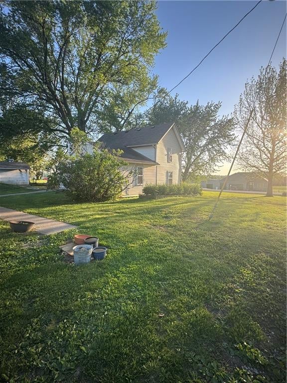 16985 Smith Rd, Smithville, MO 64089
