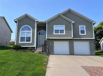 9060 E 51st St, Kansas City, MO 64133