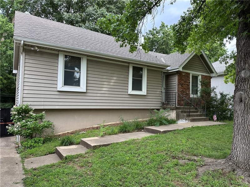 1107 Cooper St, Olathe, KS 66061