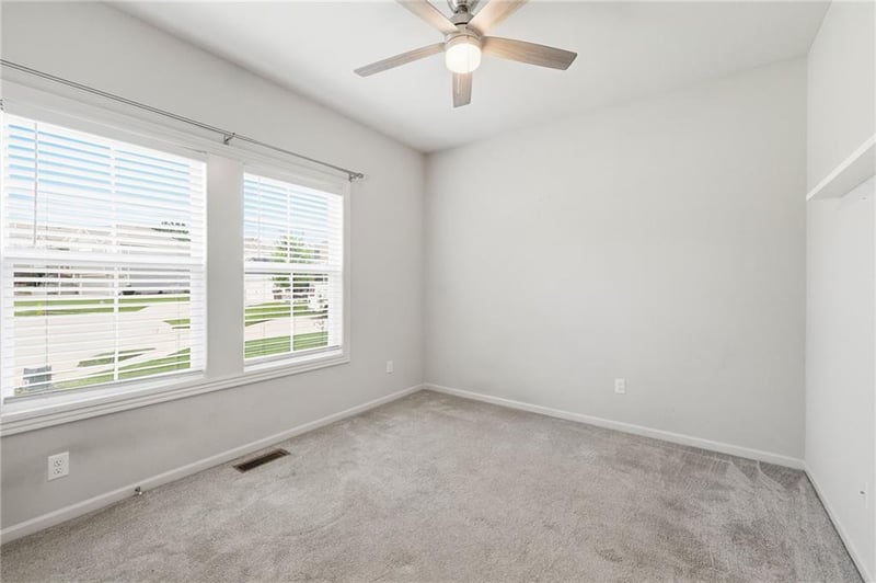 1401 Rylee Ct, Raymore, MO 64083