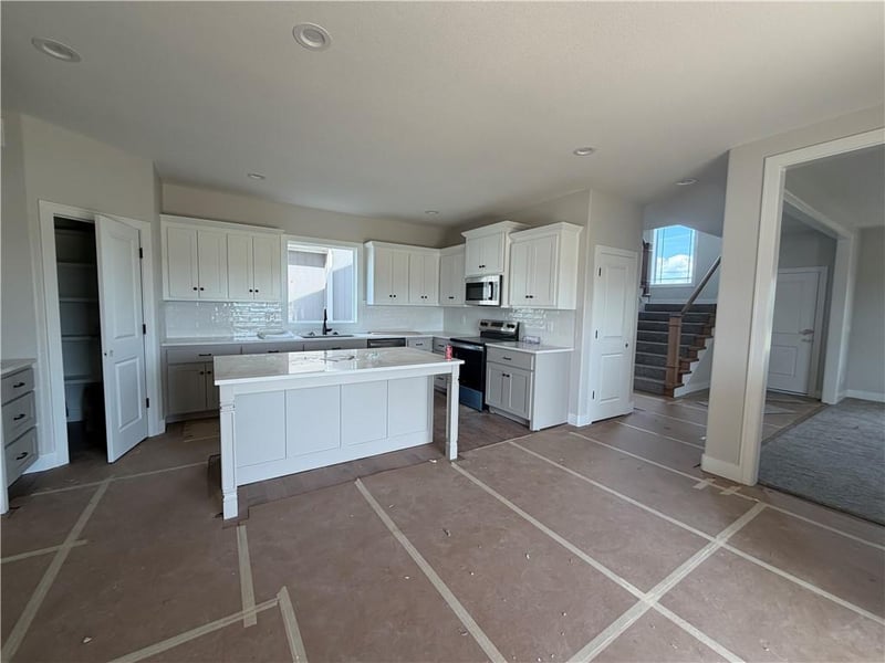 16871 W 164th Ter, Olathe, KS 66062