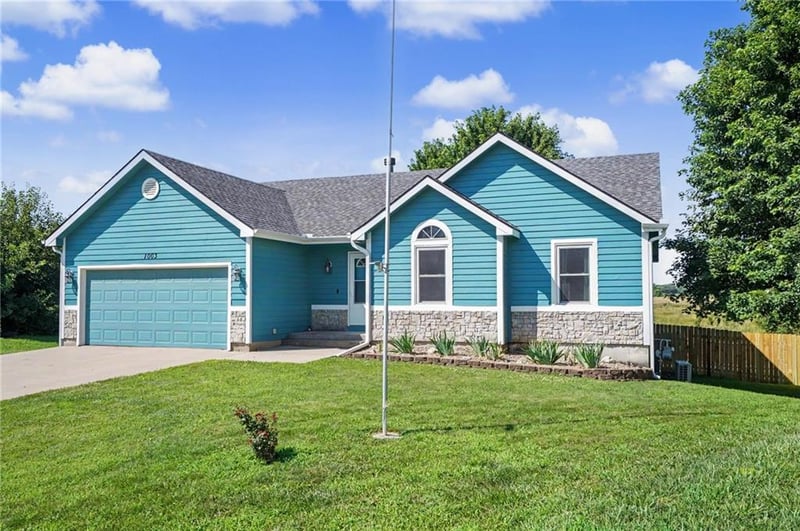 1003 Lisa Ct, Baldwin City, KS 66006