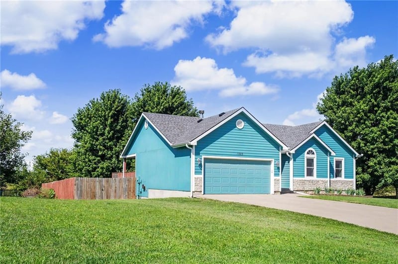 1003 Lisa Ct, Baldwin City, KS 66006