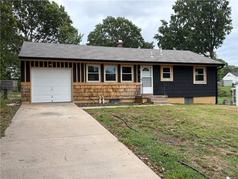 12808 Bowen St, Independence, MO 64055