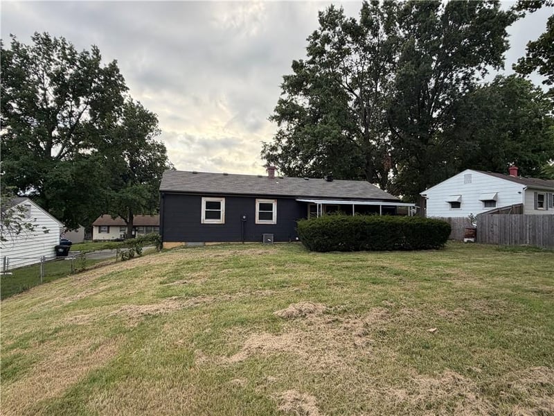 12808 Bowen St, Independence, MO 64055