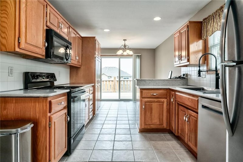 2715 Stratton Dr, Eudora, KS 66025