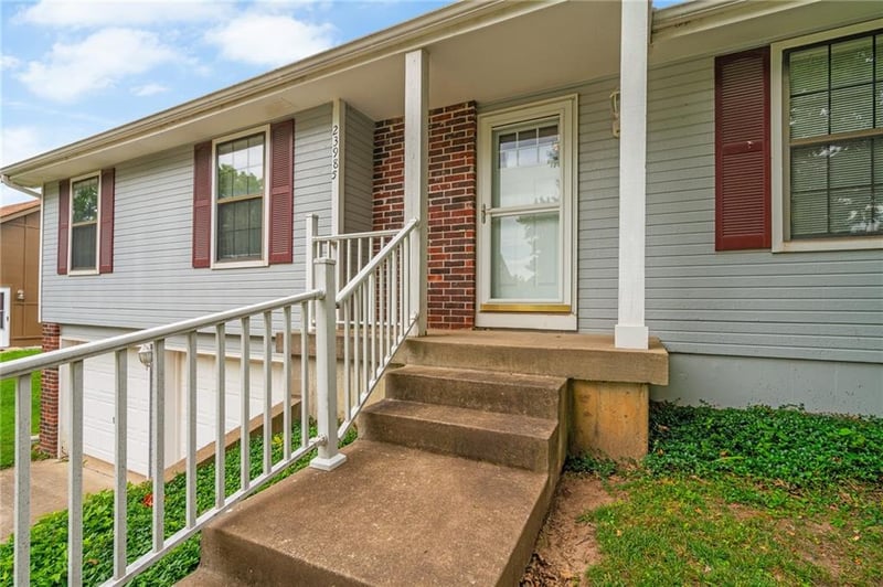23985 57th Ter, Shawnee, KS 66226