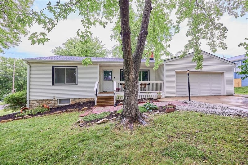 7414 W 55th St, Overland Park, KS 66202