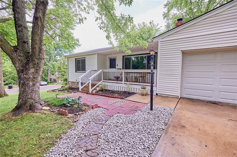 7414 W 55th St, Overland Park, KS 66202