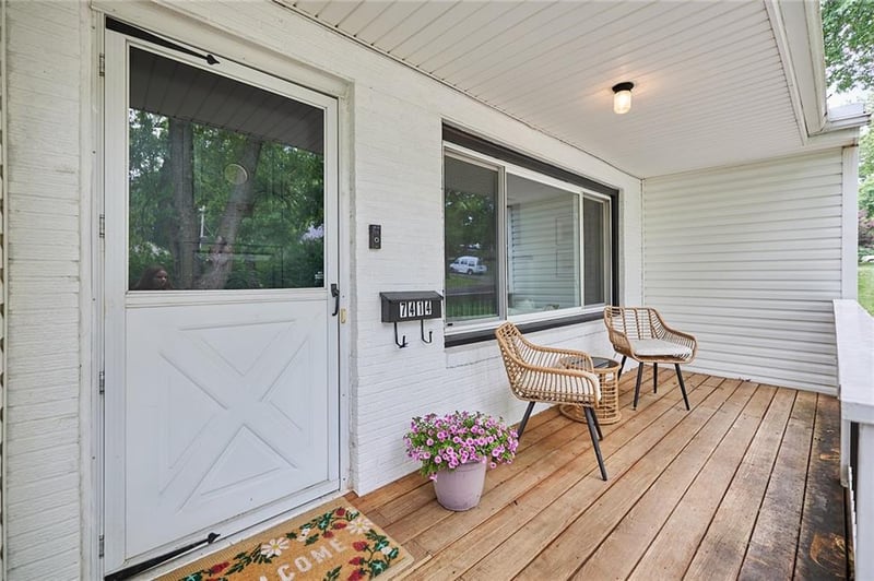 7414 W 55th St, Overland Park, KS 66202
