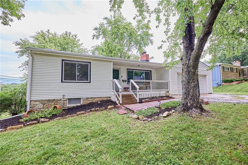 7414 W 55th St, Overland Park, KS 66202