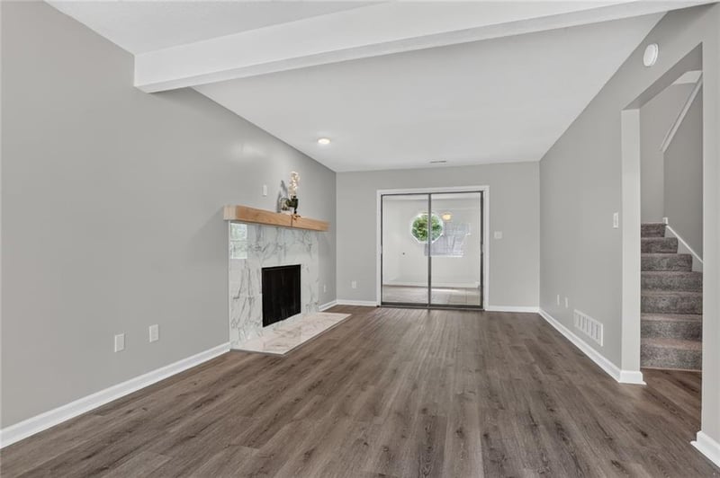 228 Deerfield Ln, Lawrence, KS 66049
