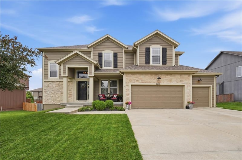 2268 W Concord Dr, Olathe, KS 66061