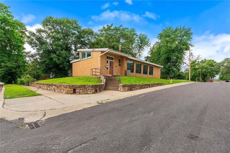 110 Murray Dr, Excelsior Springs, MO 64024
