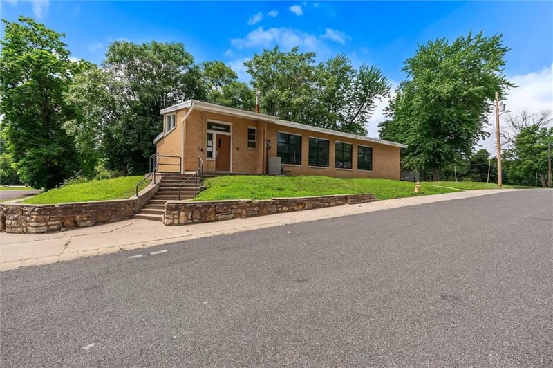 110 Murray Dr, Excelsior Springs, MO 64024