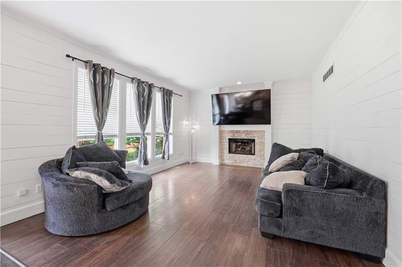 8004 W 144th Pl, Overland Park, KS 66223