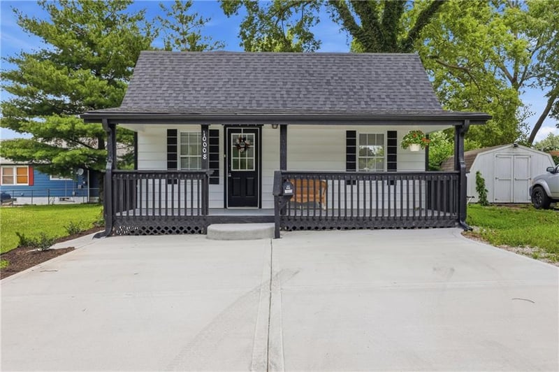 10008 15th St, Independence, MO 64052