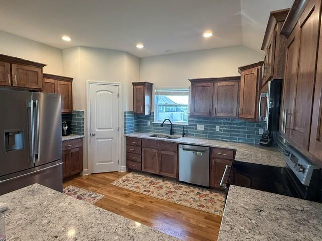 16338 Lois Ln, Basehor, KS 66007