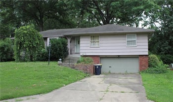 415 E 106th Ter, Kansas City, MO 64131