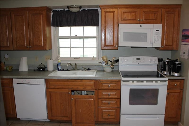 415 106th Ter, Kansas City, MO 64131